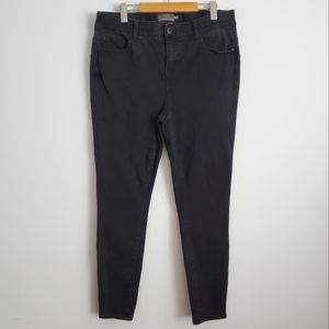 Torrid Bombshell Skinny Size 16R